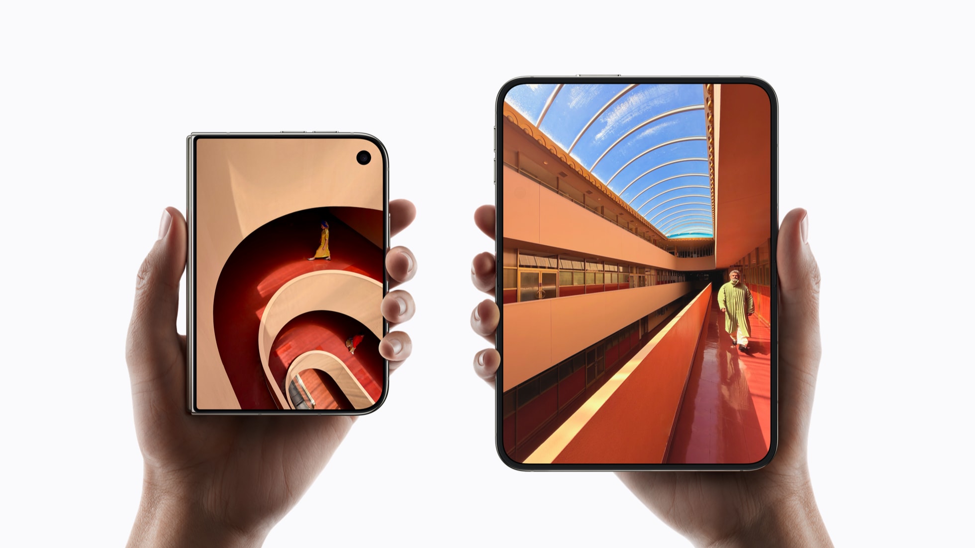 iPhone Duo 展开与折叠状态
